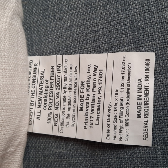 Pillow 18" Square Rainbows Radiate Love Watercolor Printing Cotton Tassels NWT - Picture 7 of 7